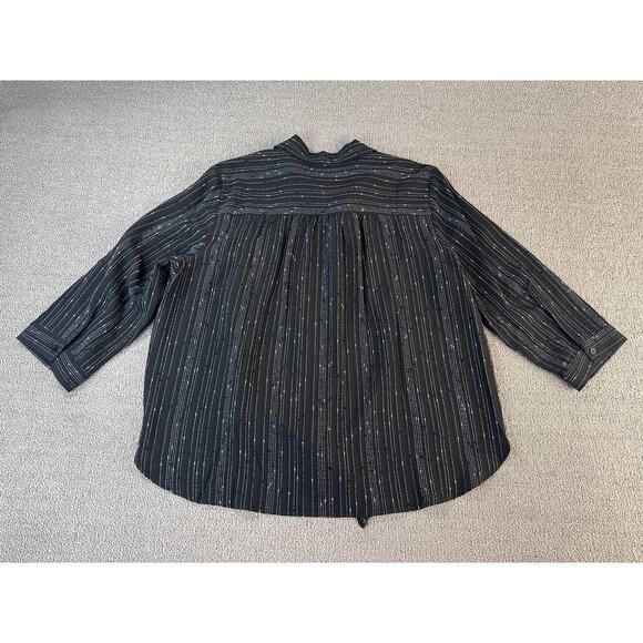 NWT Chicos Blouse Top Business Casual Button Down Relaxed Size Large - Picture 2 of 6